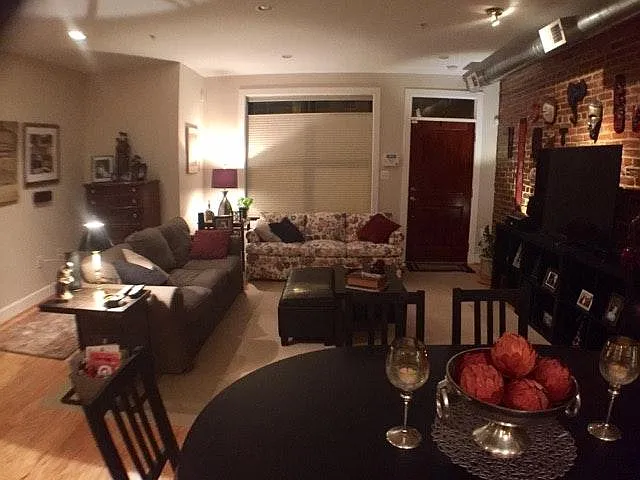 View of Entrance - 2444 Ontario Rd NW #1