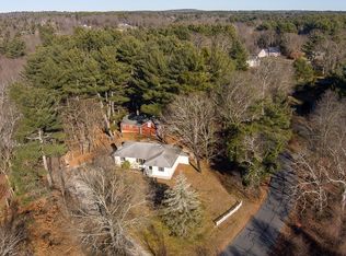 31 Cemetery St, Mendon, MA 01756