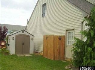 395 Apple Tree Ln, Mount Wolf, PA 17347