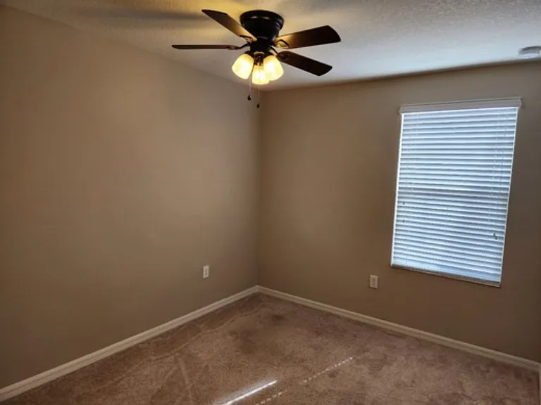 7031 Woodchase Glen Dr — Photo 14