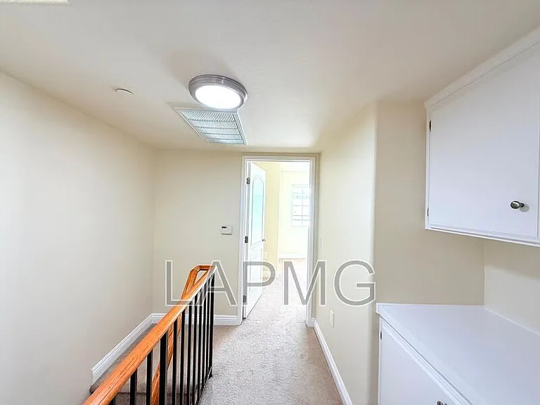 12217 Moorpark St #9 — Photo 21