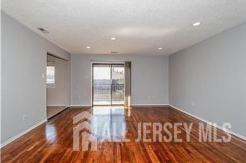2nd image of 107 Edison Glen Ter
