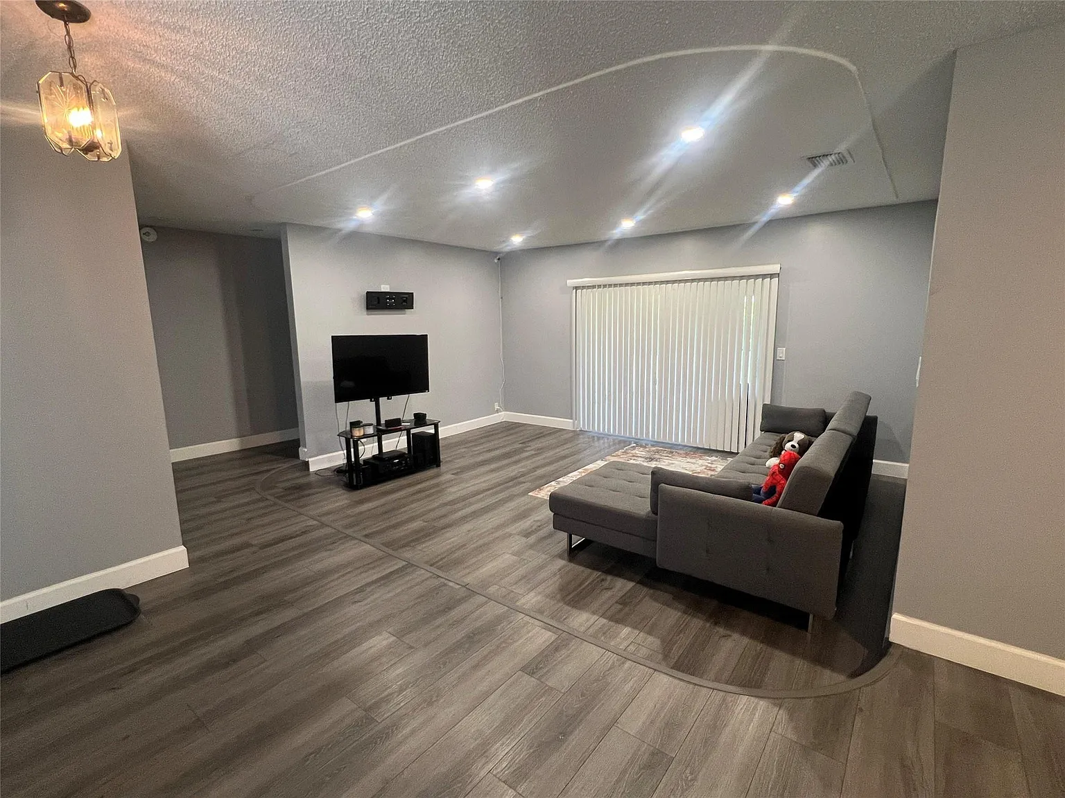 3 bed, 2.0 bath, 1655 sqft, $3,600 — Photo 1