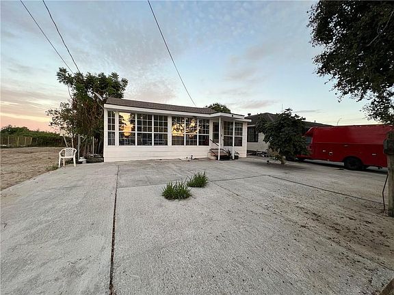 3rd image of 1848 Shirley Dr