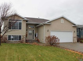 5105 S Carrick Ave, Sioux Falls, SD 57106