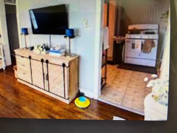 LIVING/KITCHEN