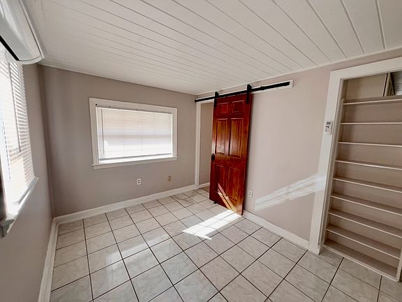 3rd image of 2420 6th Ave N #1/2