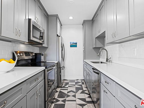4th image of 2345 Roscomare Rd APT 302