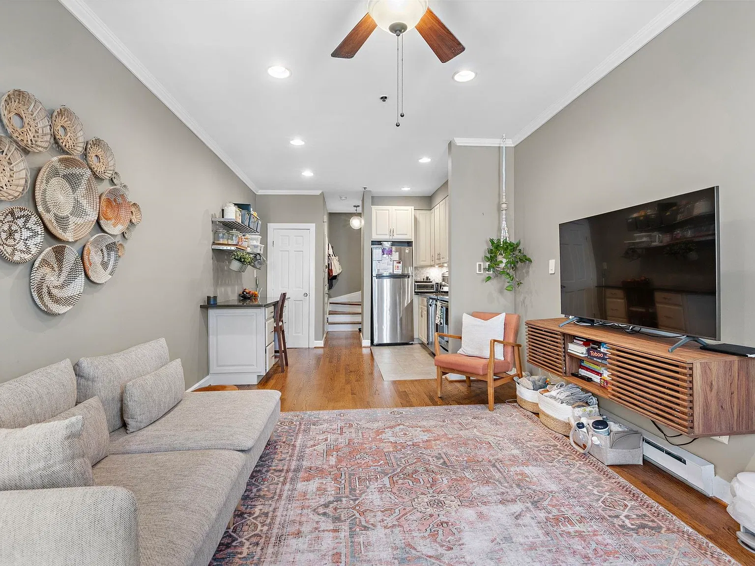 1 bed, 1.0 bath, 740 sqft, $3,550 — Photo 1