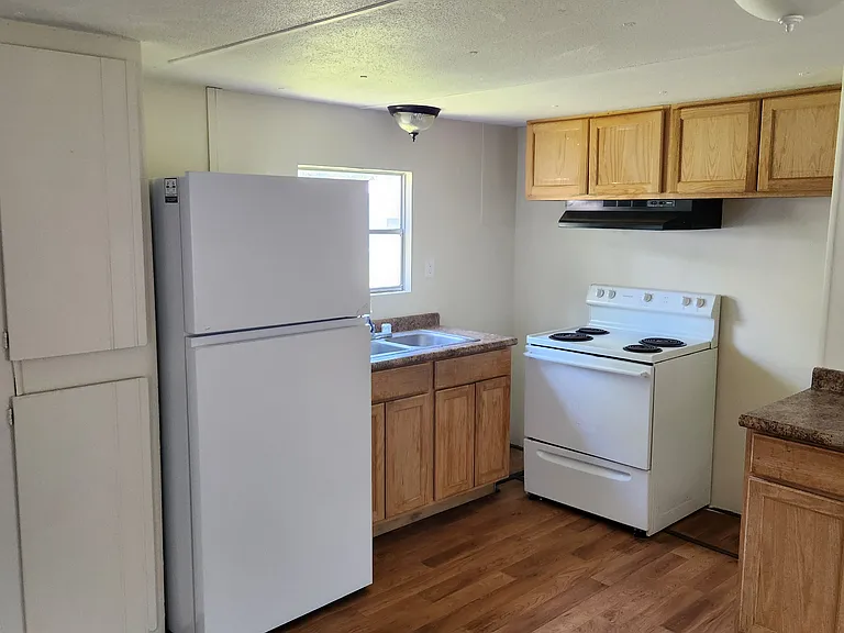 134 Grace Park — Photo 18