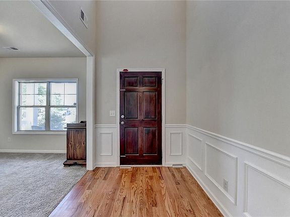 4th image of 4866 Briarcliff Dr