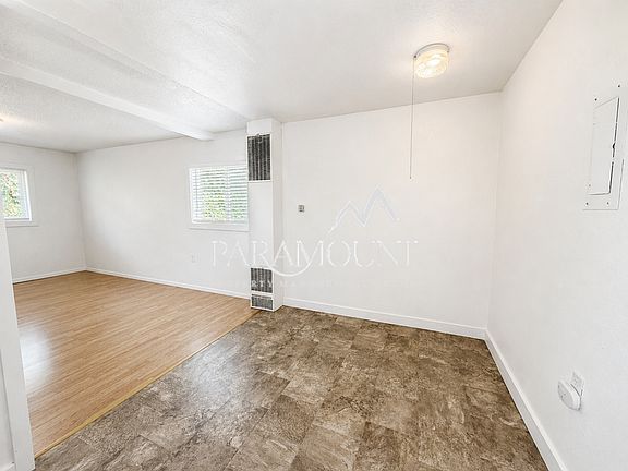 5th image of 322 Willow St
