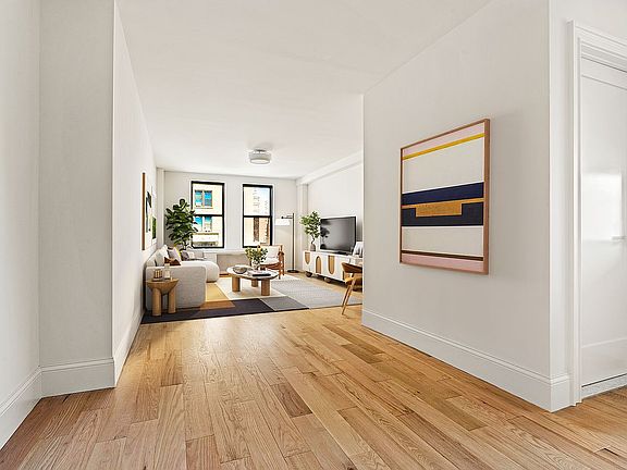 2nd image of 110 W 86th St APT 9B