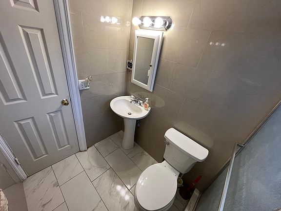 3rd image of 3037 NW 28th St #2