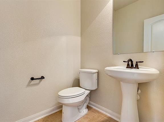 3rd image of 422 Lipizzan Ln