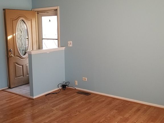 3rd image of 161 Golden Dr