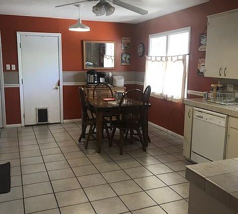 5th image of 2513 Princeton Ave
