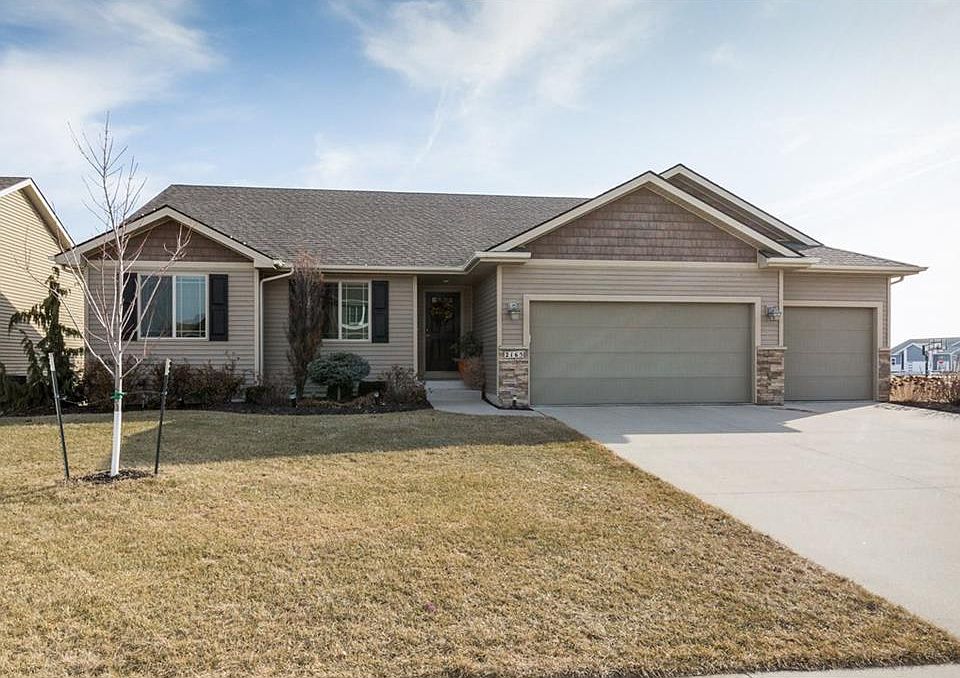 1st image of 2165 SE Willowbrook Dr