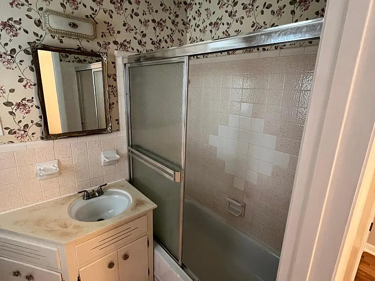 936 Duncan St — Photo 16