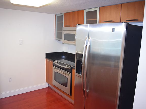 5th image of 1800 N Bayshore Dr APT 2712