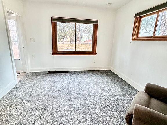 2nd image of 2921 Piedmont Ave
