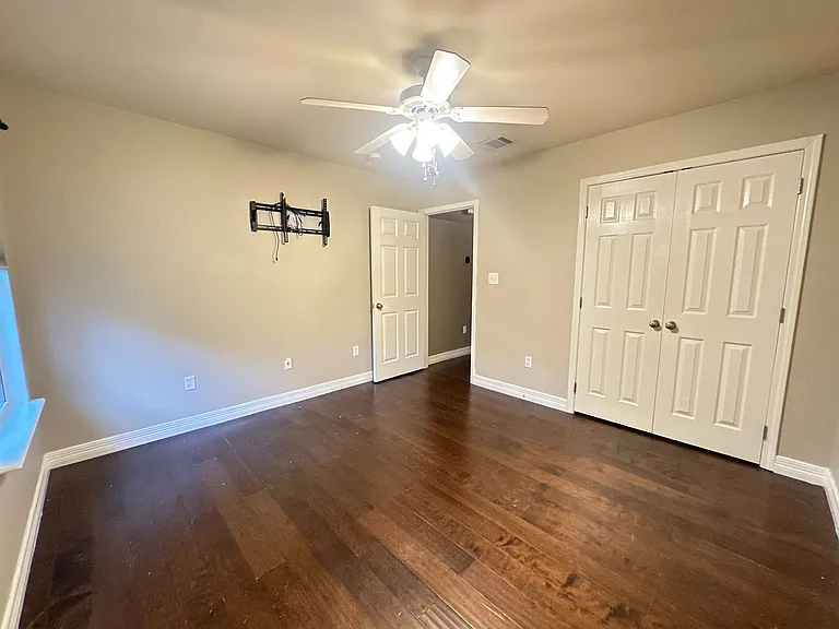 258 Avondale Ln — Photo 6