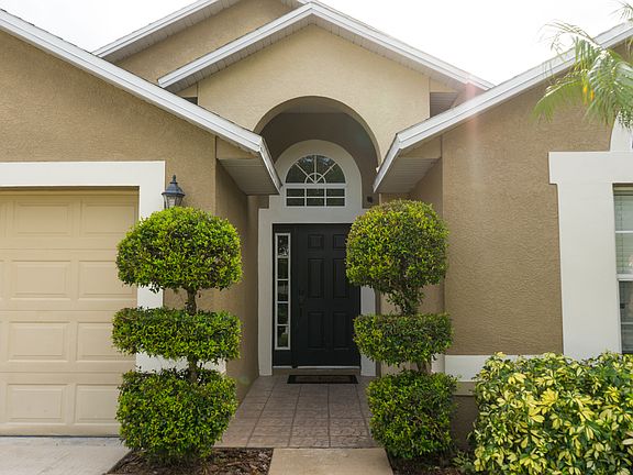 3rd image of 2209 Blackwood Dr