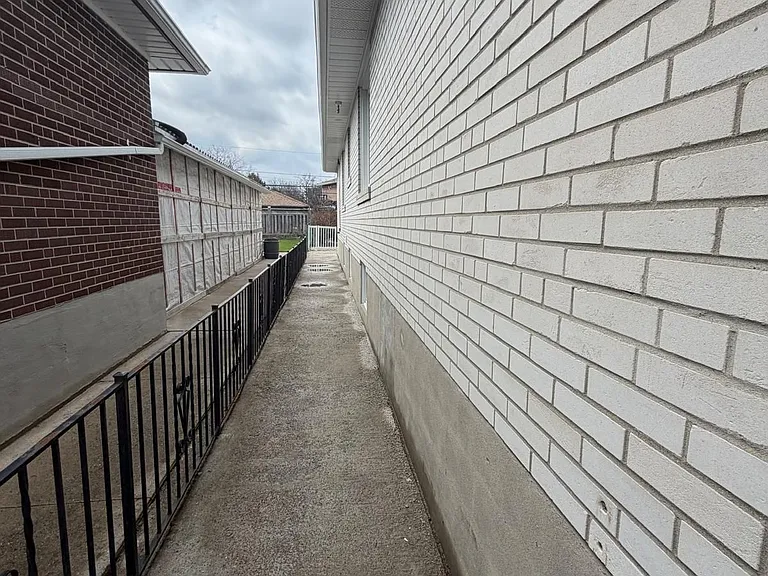 78 Brampton Rd #LOWER — Photo 6