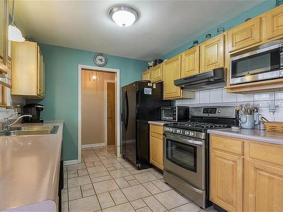 5th image of 6337 Robin Hood Dr