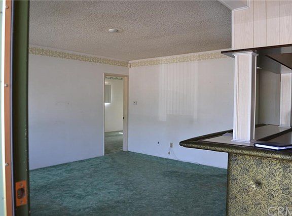 5th image of 18589 Hawthorne Ave