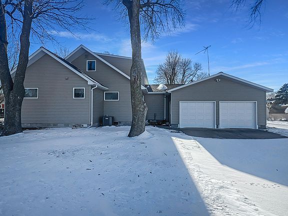 2nd image of 413 N 1st Ave W
