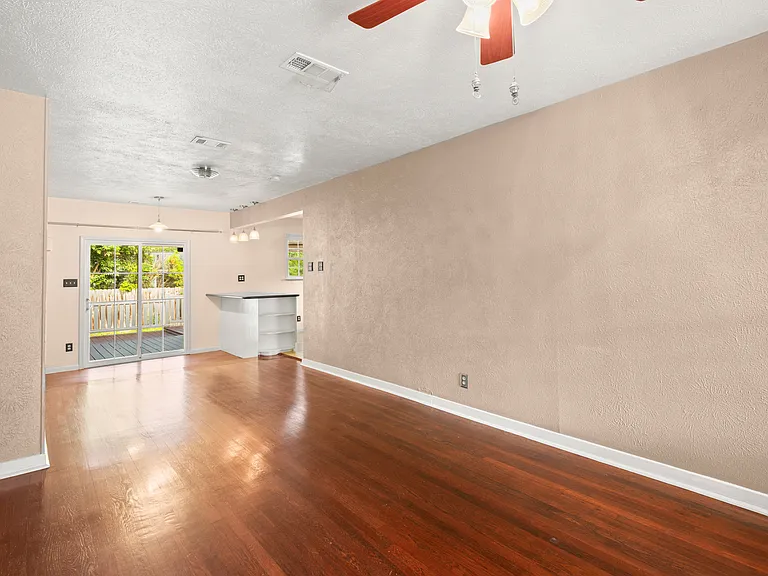 5712 Avenue D — Photo 4