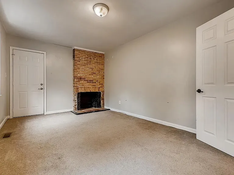 927 S Hanover St — Photo 16