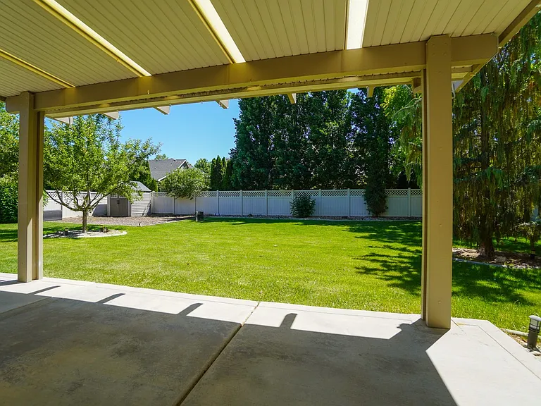 2511 W Teano Dr — Photo 42
