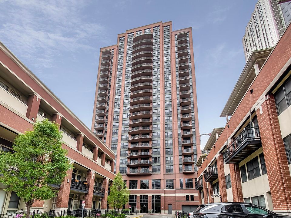 1st image of 330 N Jefferson St APT 1703