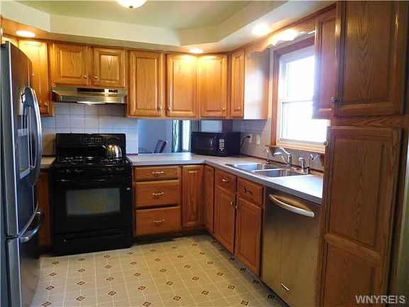 5th image of 32 Argosy Dr