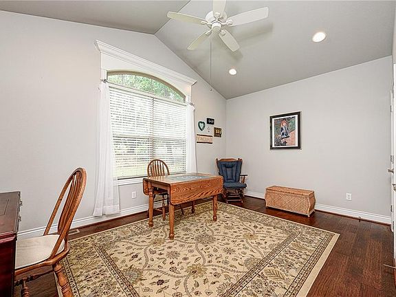 3rd image of 11 Newcastle Ln