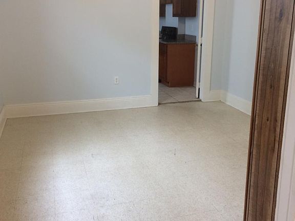 5th image of 1724 Dante St