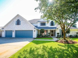 808 Heritage Oaks Dr, Angleton, TX 77515