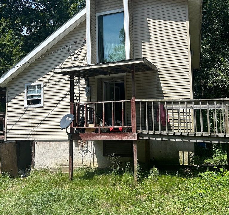 2nd image of 789 Sleepy Hollow Rd