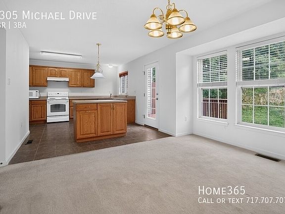 3rd image of 1305 Michael Dr