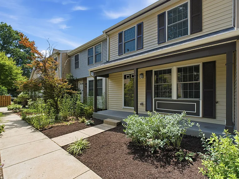 2916 Montauk Ct — Photo 1