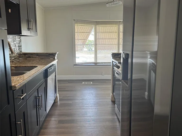 1560 SW 66th Ave — Photo 8