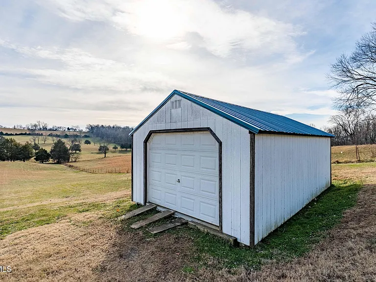 133 Paynetown Rd — Photo 49
