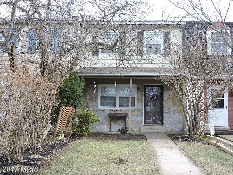 2nd image of 1852 Abbey Ln