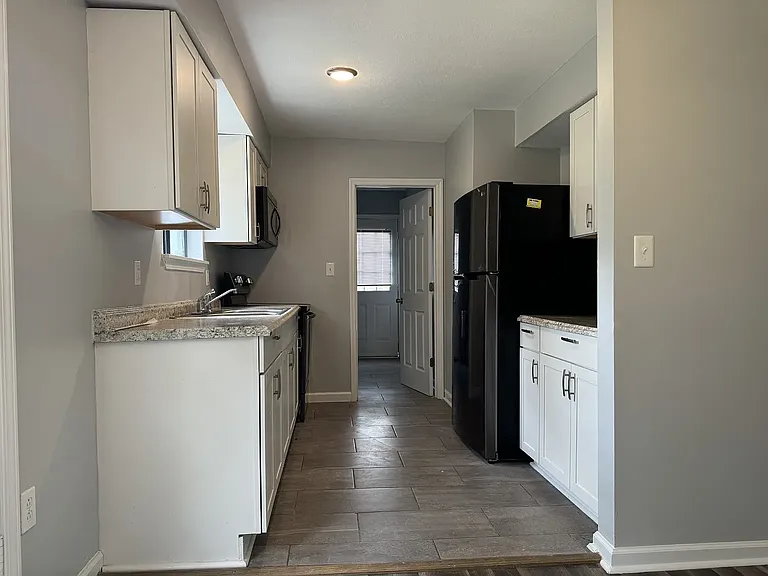 404 N Magnolia Dr — Photo 5