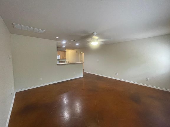 5th image of 3062 Pine Valley Dr