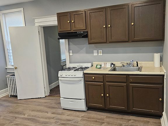 Newly renovated full kitchen