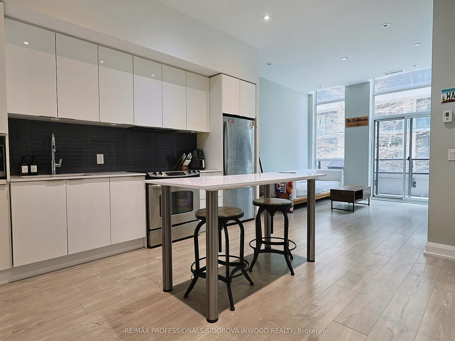 110 Marine Parade Dr — Photo 2