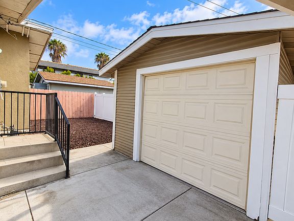 3rd image of 4067 37th St